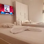 Ajsi Apartments 1